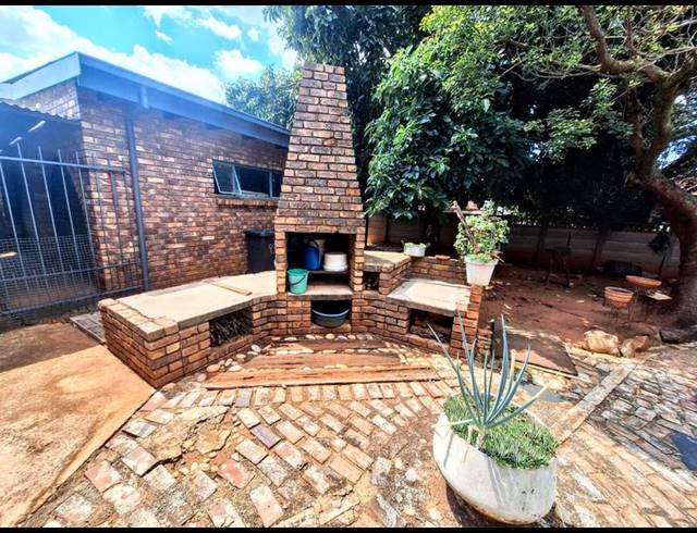 3 BEDROOM HOUSE FOR SALE IN THE ORCHARDS